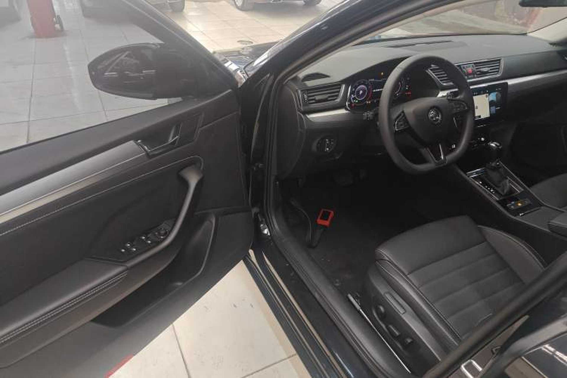 Used Skoda Superb 2023 Facelifted TSI280 DSG Luxury Edition Driver Seat