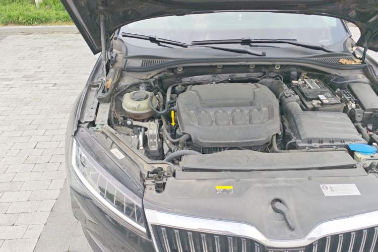 Used Skoda Superb 2023 Restyled TSI330 DSG Luxury Edition Engine Bay Right