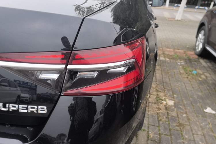 Used Skoda Superb 2023 Facelifted TSI280 DSG Luxury Edition Exterior 3