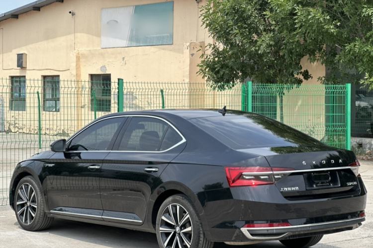 Used Skoda Superb 2023 Facelifted TSI280 DSG Luxury Edition Exterior 3