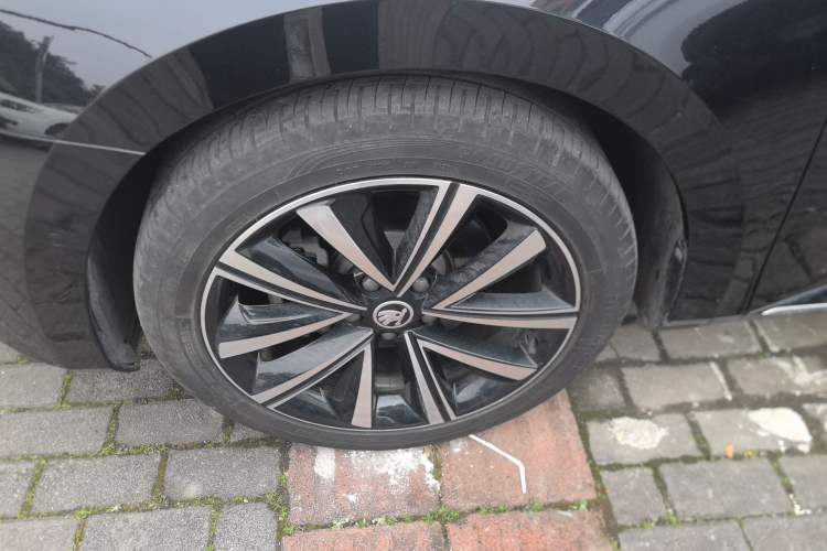 Used Skoda Superb 2023 Facelifted TSI280 DSG Luxury Edition Exterior 4