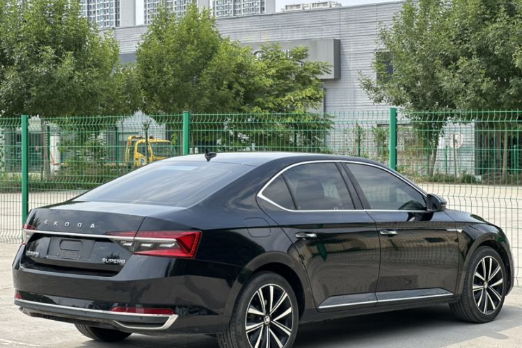 Used Skoda Superb 2023 Facelifted TSI280 DSG Luxury Edition Exterior 5