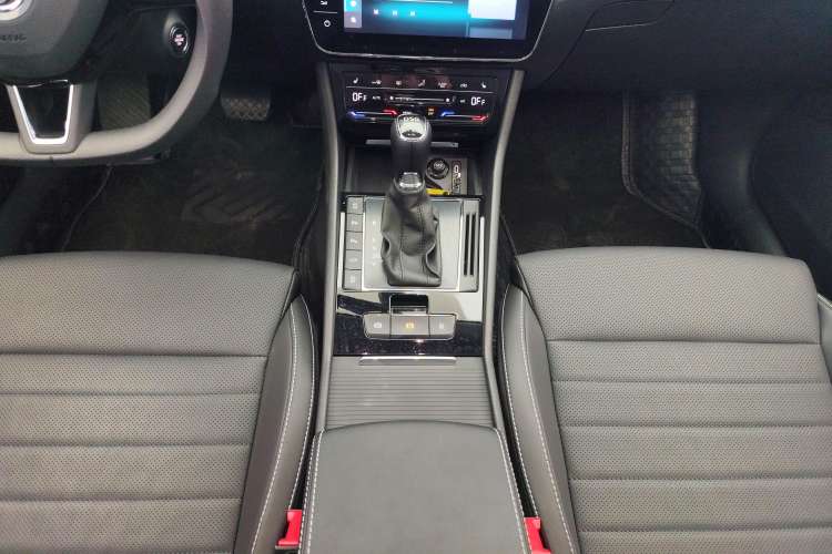 Used Skoda Superb 2023 Facelifted TSI280 DSG Luxury Edition Gear Lever
