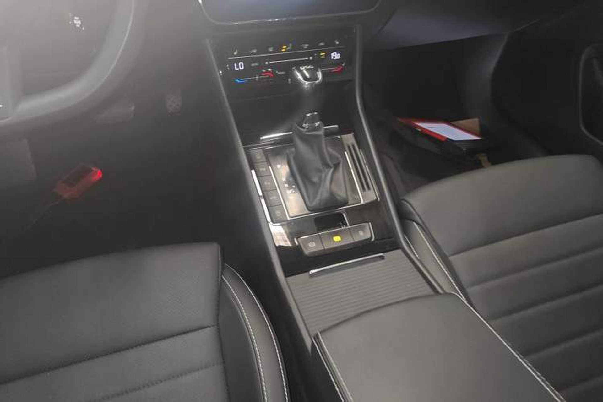 Used Skoda Superb 2023 Facelifted TSI280 DSG Luxury Edition Gear Lever