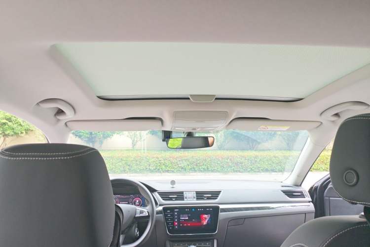 Used Skoda Superb 2023 Restyled TSI330 DSG Luxury Edition Headliner