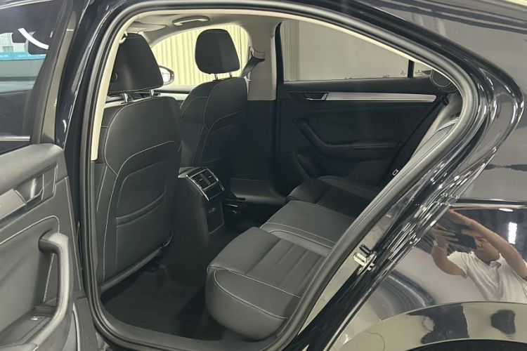 Used Skoda Superb 2023 Facelifted TSI280 DSG Luxury Edition Interior 1