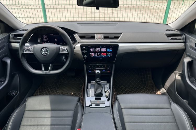 Used Skoda Superb 2023 Facelifted TSI280 DSG Luxury Edition Interior 1