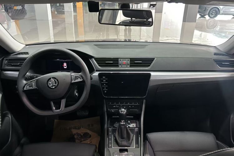 Used Skoda Superb 2023 Facelifted TSI280 DSG Luxury Edition Interior 3