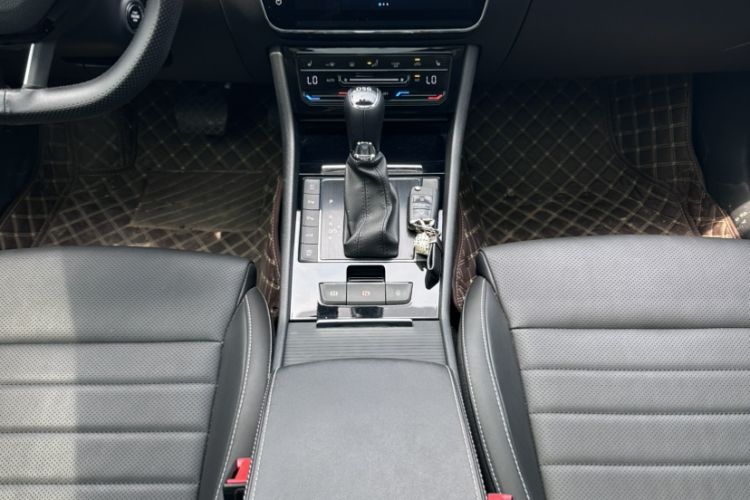 Used Skoda Superb 2023 Facelifted TSI280 DSG Luxury Edition Interior 5