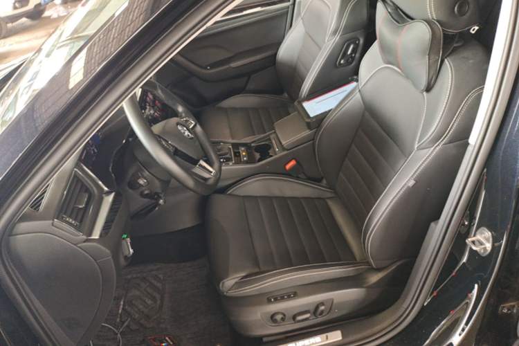 Used Skoda Superb 2023 Restyled TSI330 DSG Luxury Edition Left Front Seat