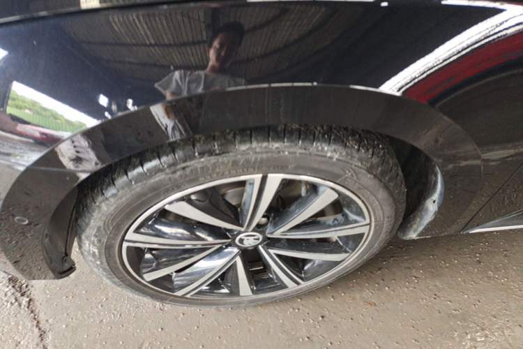 Used Skoda Superb 2023 Restyled TSI330 DSG Luxury Edition Left Front Wheel Hub