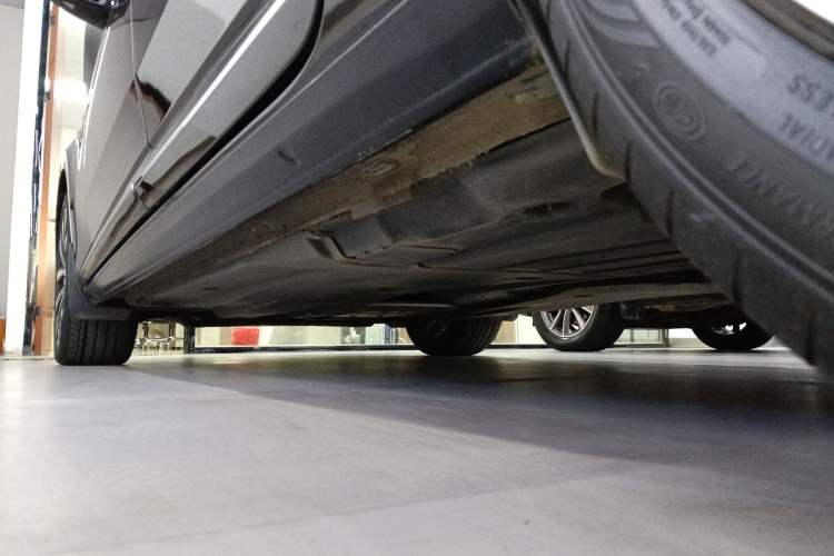 Used Skoda Superb 2023 Facelifted TSI280 DSG Luxury Edition Left Side Sill