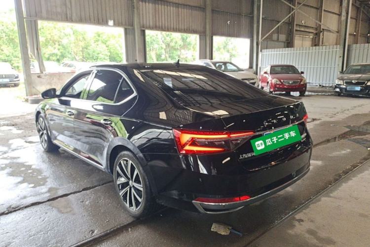 Used Skoda Superb 2023 Restyled TSI330 DSG Luxury Edition Rear Left 45 Deg