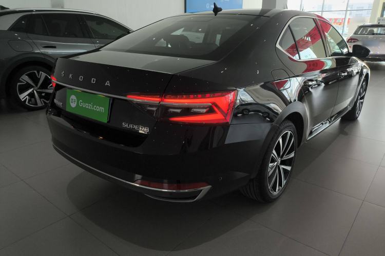 Used Skoda Superb 2023 Facelifted TSI280 DSG Luxury Edition Rear Right 45 Deg