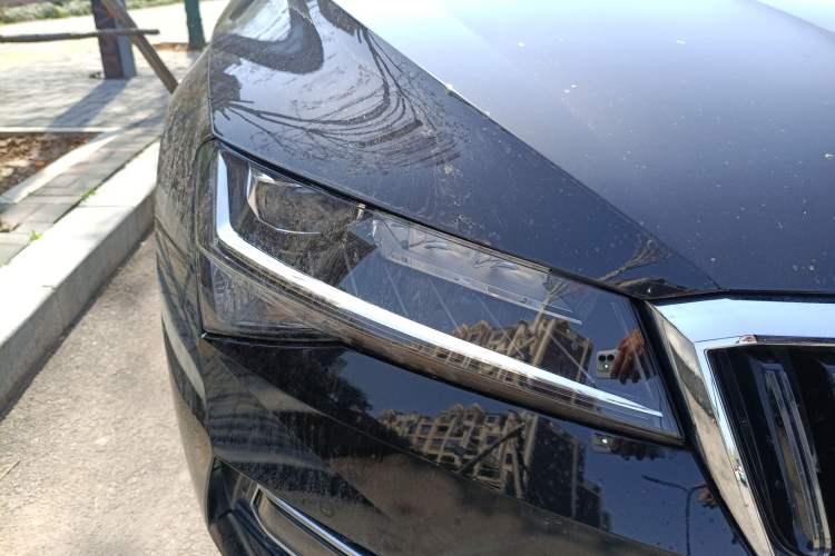 Used Skoda Superb 2023 Facelifted TSI280 DSG Luxury Edition Right Front Headlight