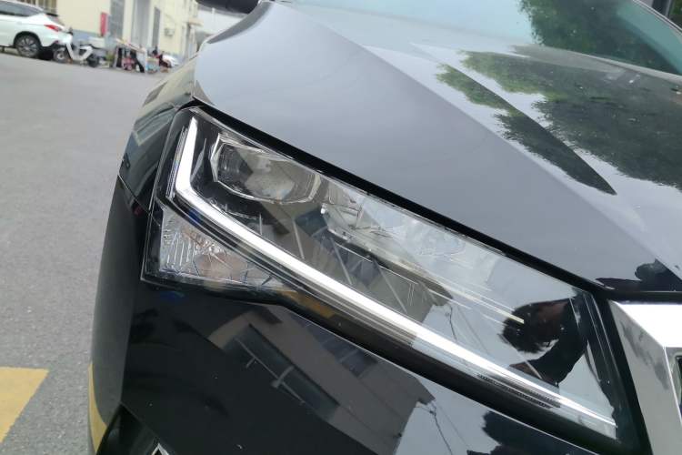 Used Skoda Superb 2023 Restyled TSI330 DSG Luxury Edition Right Front Headlight