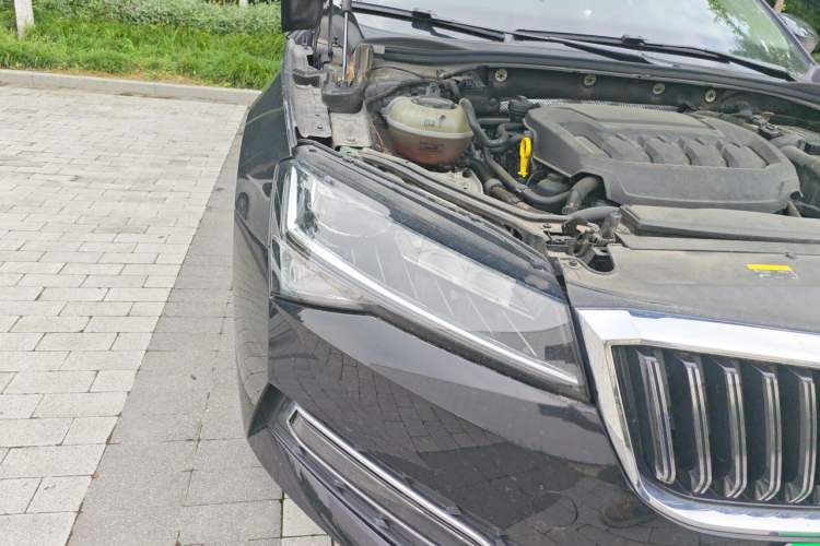 Used Skoda Superb 2023 Restyled TSI330 DSG Luxury Edition Right Front Headlight