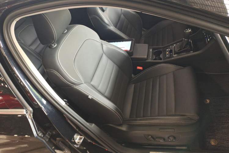 Used Skoda Superb 2023 Restyled TSI330 DSG Luxury Edition Right Front Seat