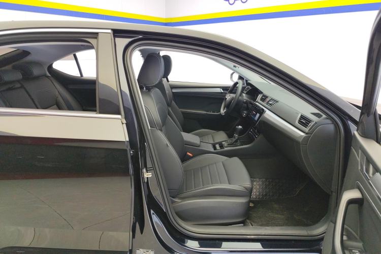 Used Skoda Superb 2023 Facelifted TSI280 DSG Luxury Edition Right Front Seat