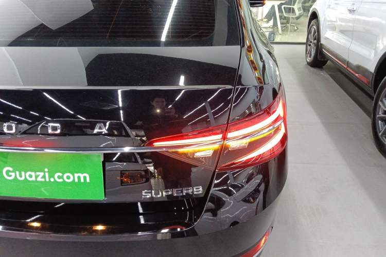 Used Skoda Superb 2023 Facelifted TSI280 DSG Luxury Edition Right Rear Taillight
