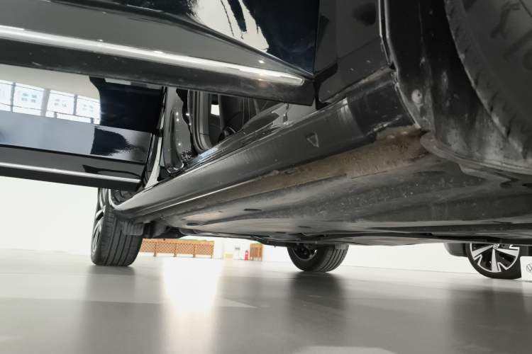 Used Skoda Superb 2023 Facelifted TSI280 DSG Luxury Edition Right Side Sill