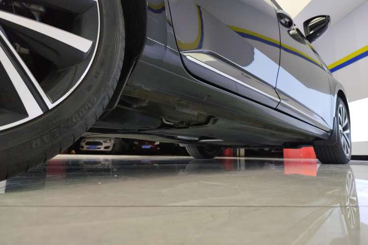 Used Skoda Superb 2023 Facelifted TSI280 DSG Luxury Edition Right Side Sill
