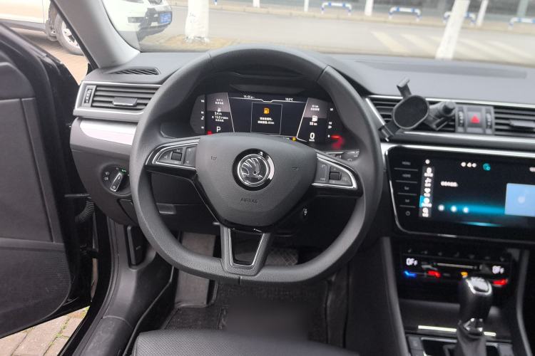 Used Skoda Superb 2023 Facelifted TSI280 DSG Luxury Edition Steering Wheel