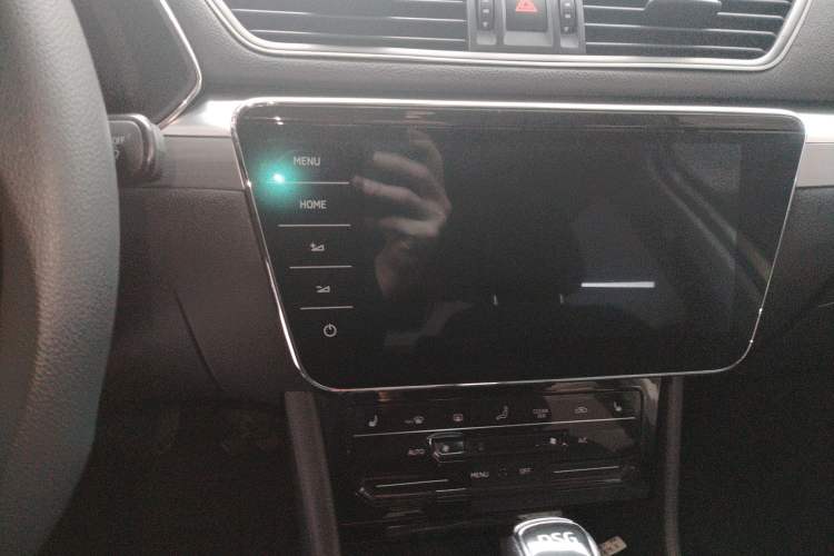 Used Skoda Superb 2023 Facelifted TSI280 DSG Luxury Edition Audio And AC Panel