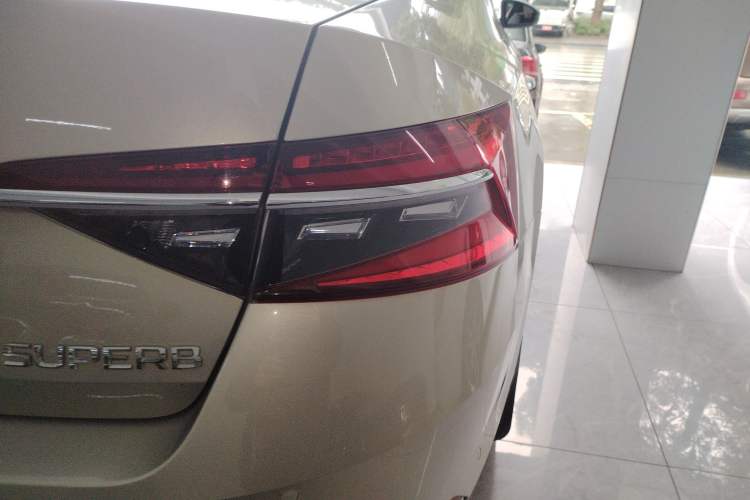 Used Skoda Superb 2023 Facelifted TSI280 DSG Luxury Edition Exterior 6
