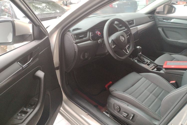 Used Skoda Superb 2023 Facelifted TSI280 DSG Luxury Edition Interior 3