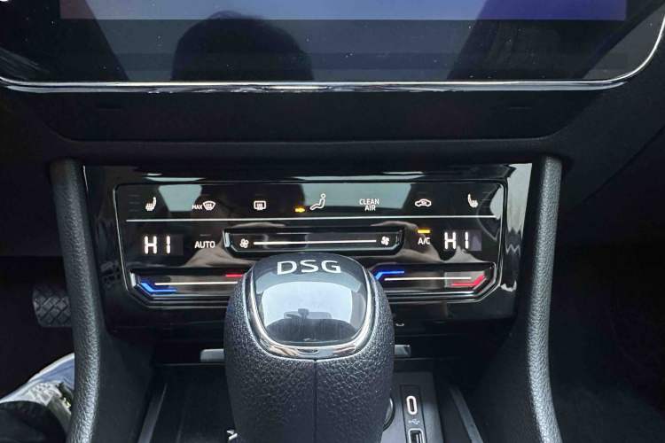 Used Skoda Superb 2023 Facelifted TSI280 DSG Luxury Edition Interior 5