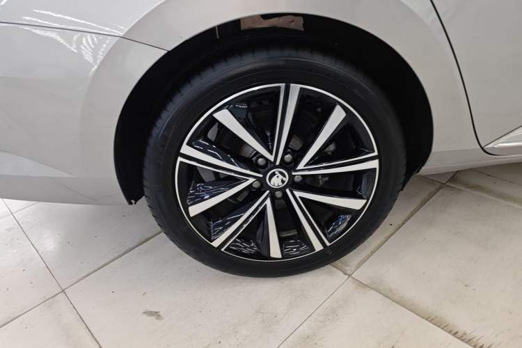 Used Skoda Superb 2023 Facelifted TSI280 DSG Luxury Edition Exterior 5