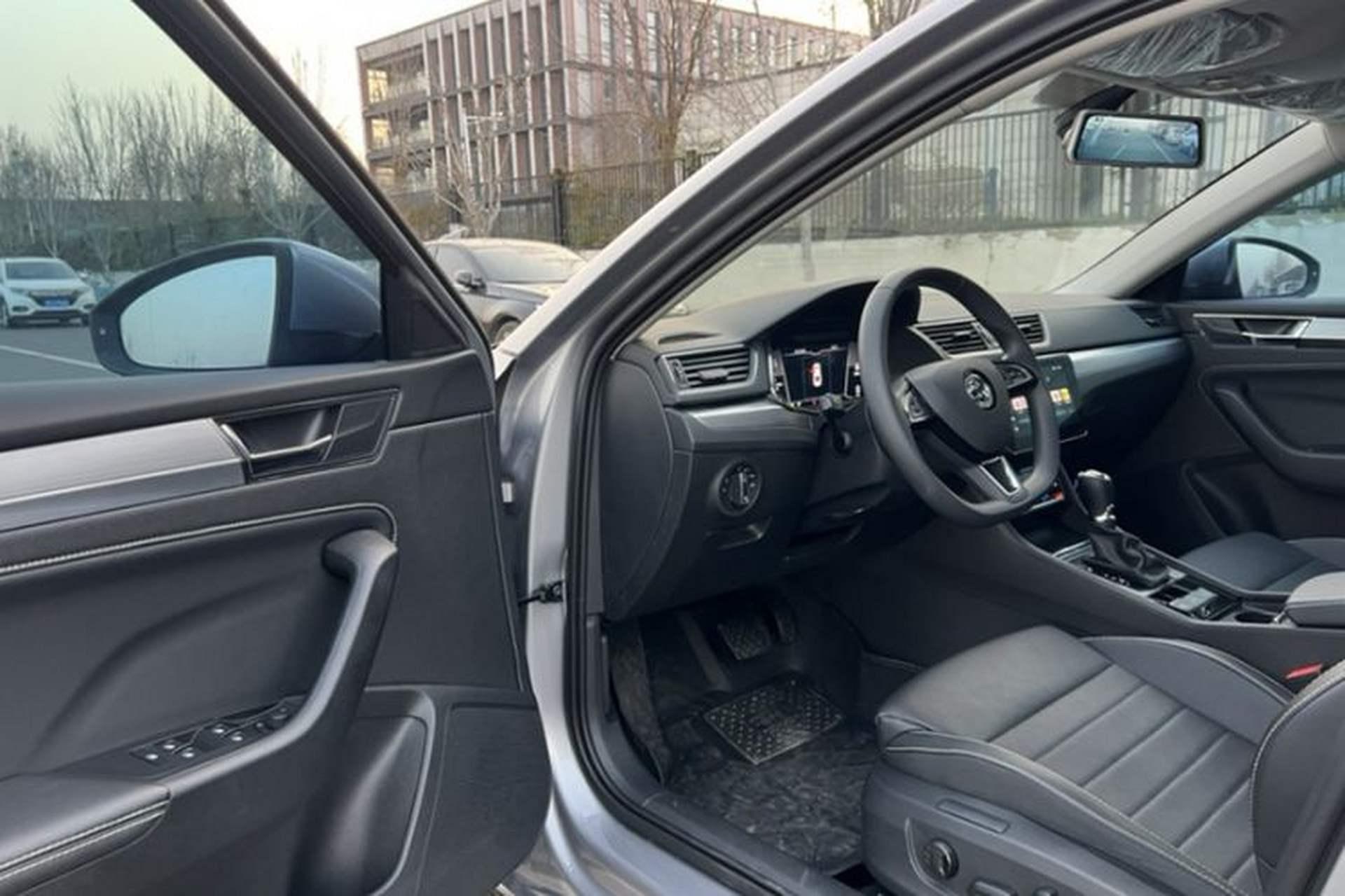 Used Skoda Superb 2023 Facelifted TSI280 DSG Luxury Edition Interior 3