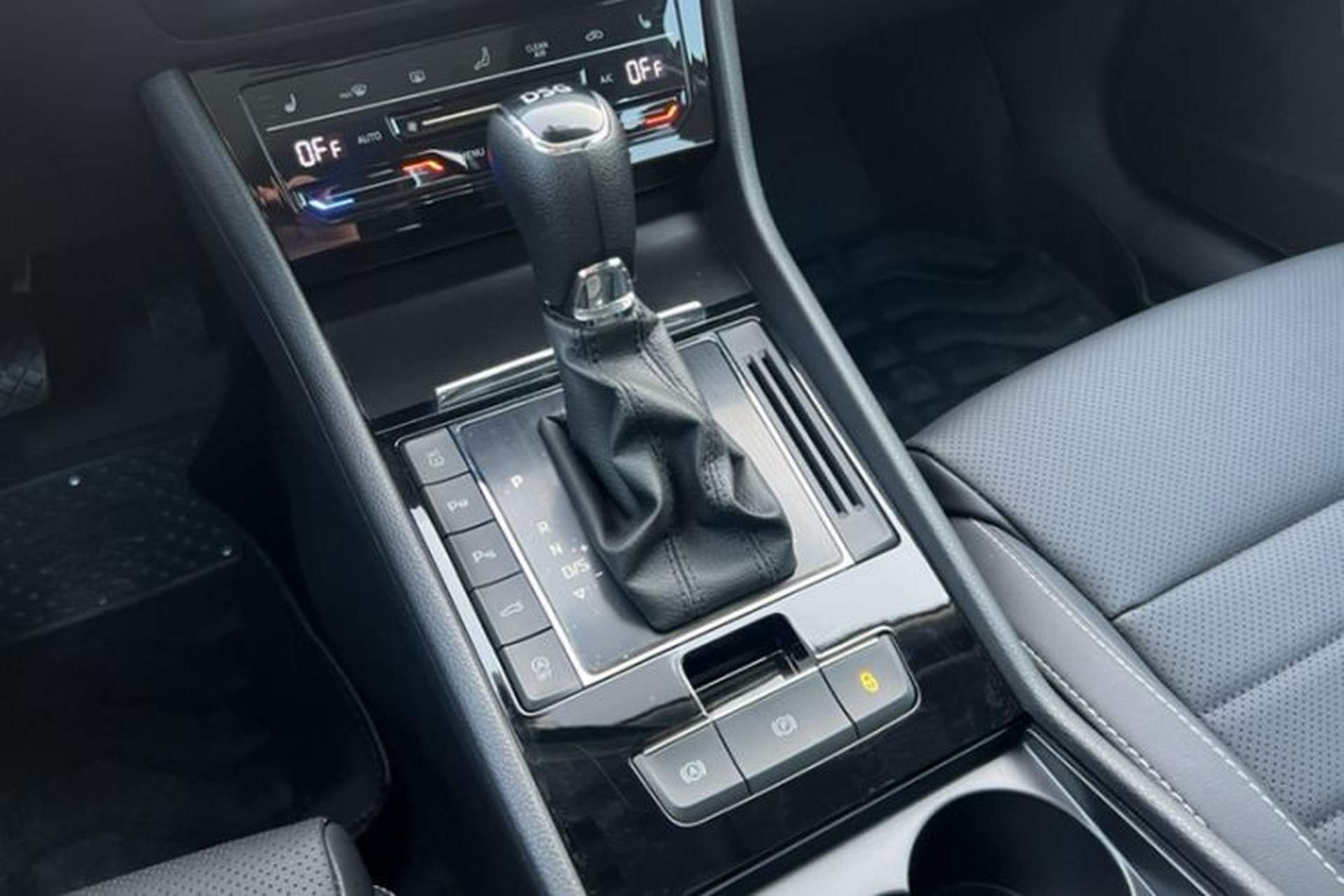 Used Skoda Superb 2023 Facelifted TSI280 DSG Luxury Edition Interior 5