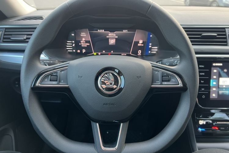 Used Skoda Superb 2023 Facelifted TSI280 DSG Luxury Edition Interior 6