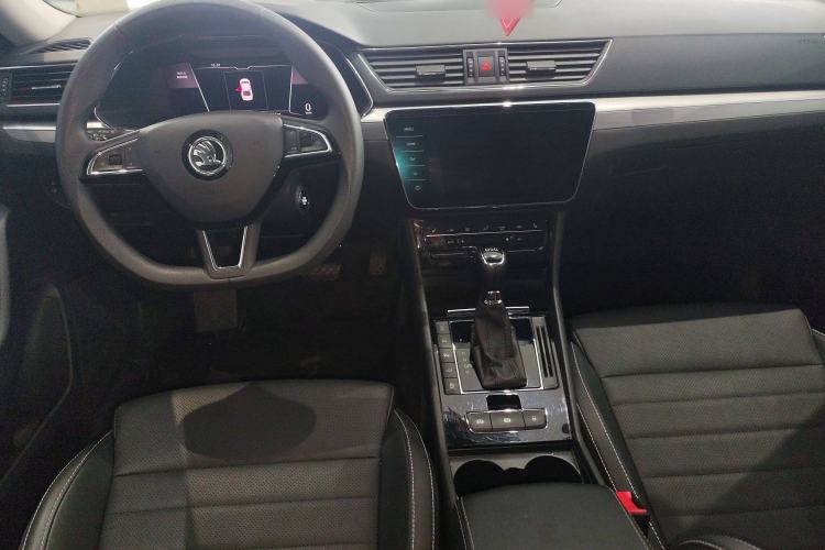 Used Skoda Superb 2023 Facelifted TSI280 DSG Luxury Edition Center Console