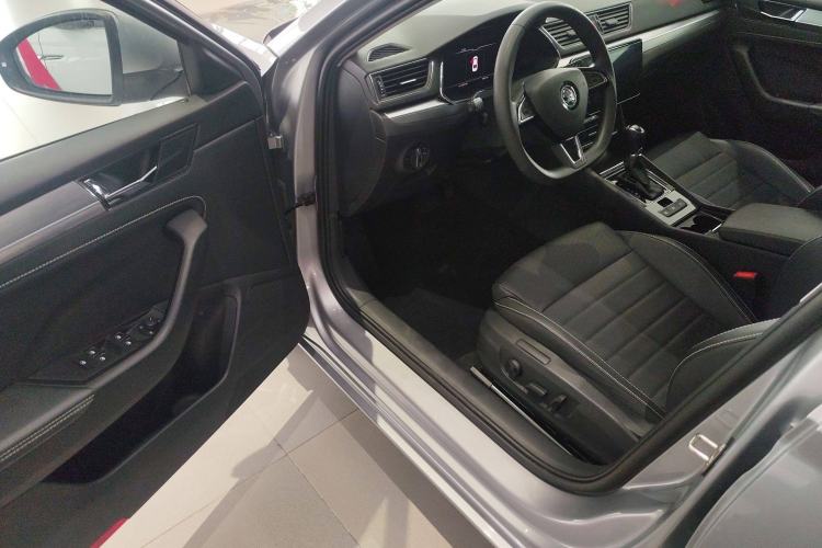 Used Skoda Superb 2023 Facelifted TSI280 DSG Luxury Edition Driver Seat