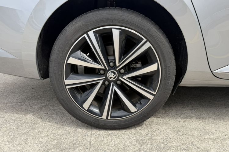 Used Skoda Superb 2023 Facelifted TSI280 DSG Luxury Edition Exterior 8