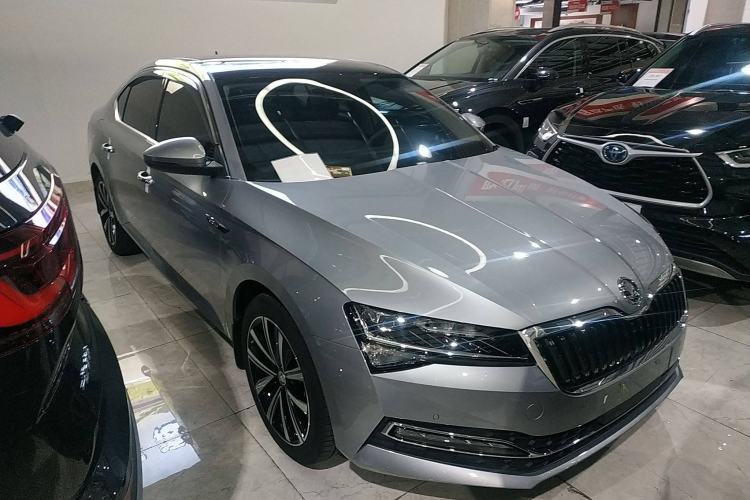 Used Skoda Superb 2023 TSI280 DSG Luxury Edition Front Right 45 Deg