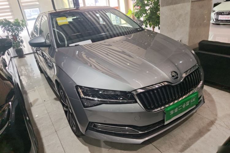 Used Skoda Superb 2023 Facelifted TSI280 DSG Luxury Edition Front Right 45 Deg
