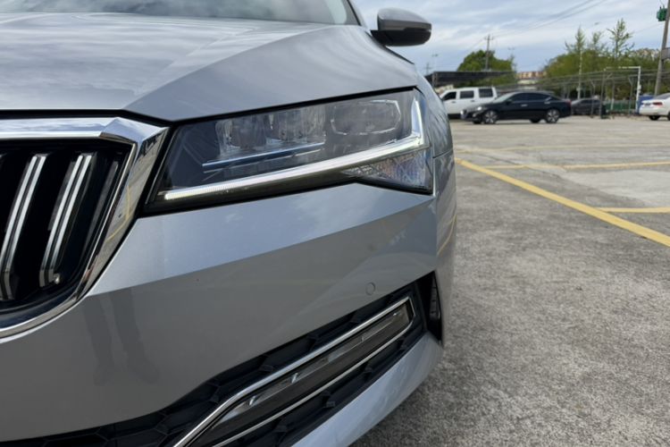 Used Skoda Superb 2023 Facelifted TSI280 DSG Luxury Edition Left Front Headlight