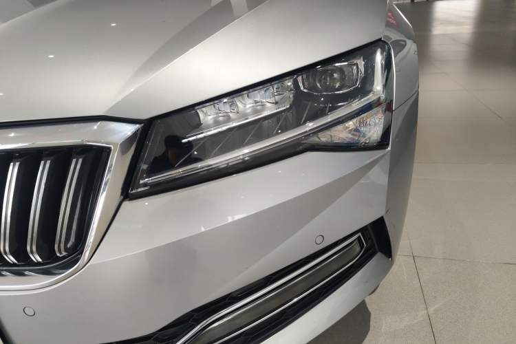 Used Skoda Superb 2023 Facelifted TSI280 DSG Luxury Edition Left Front Headlight