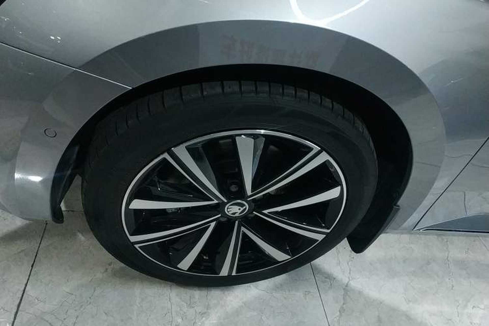 Used Skoda Superb 2023 TSI280 DSG Luxury Edition Left Front Wheel Hub
