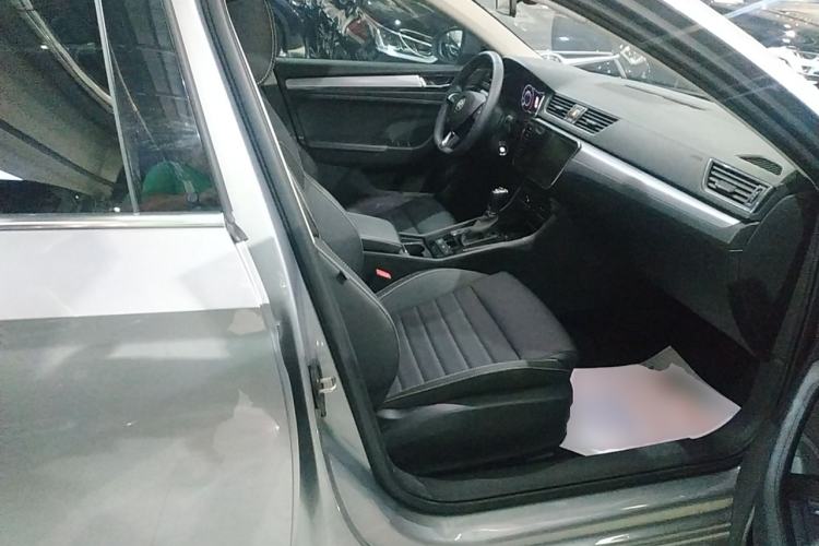 Used Skoda Superb 2023 TSI280 DSG Luxury Edition Right Front Seat