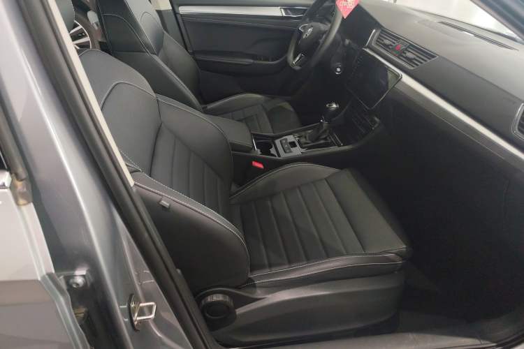 Used Skoda Superb 2023 Facelifted TSI280 DSG Luxury Edition Right Front Seat