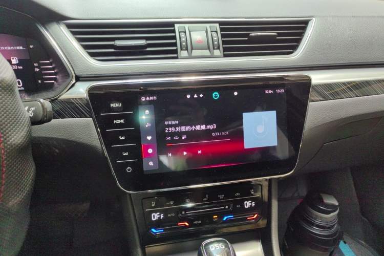 Used Skoda Superb 2023 Restyled TSI330 DSG Luxury Edition Audio And AC Panel