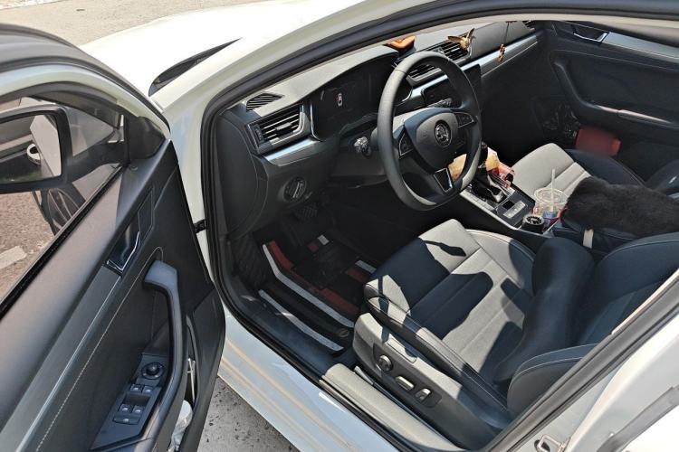 Used Skoda Superb 2023 Facelifted TSI280 DSG Luxury Edition Driver Seat