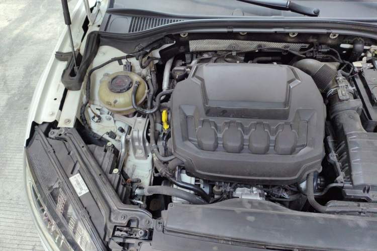 Used Skoda Superb 2023 Restyled TSI330 DSG Luxury Edition Engine Bay Right