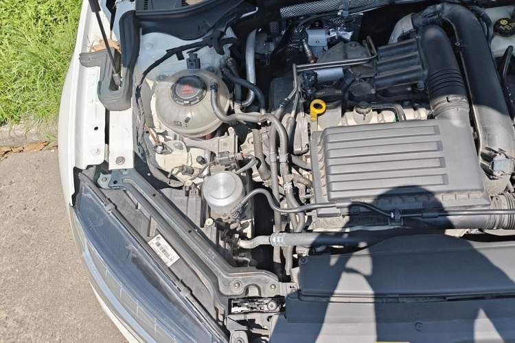 Used Skoda Superb 2023 Facelifted TSI280 DSG Luxury Edition Engine Bay Right