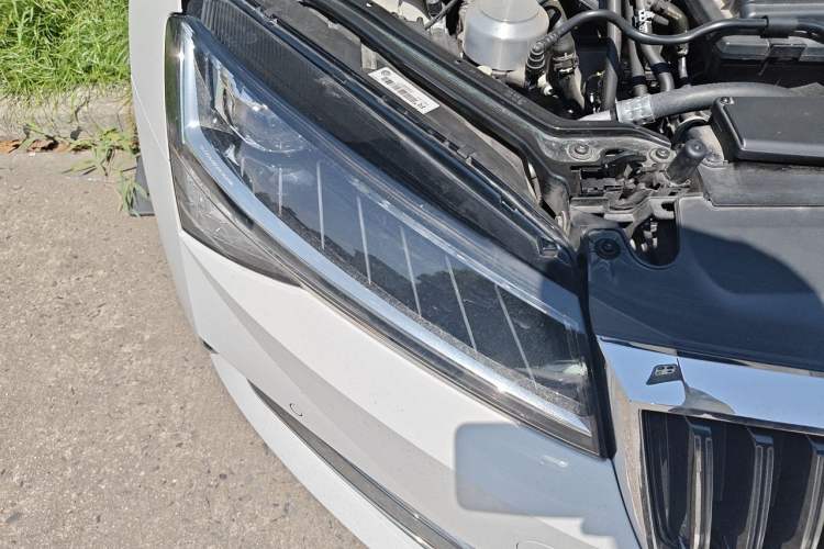 Used Skoda Superb 2023 Facelifted TSI280 DSG Luxury Edition Right Front Headlight